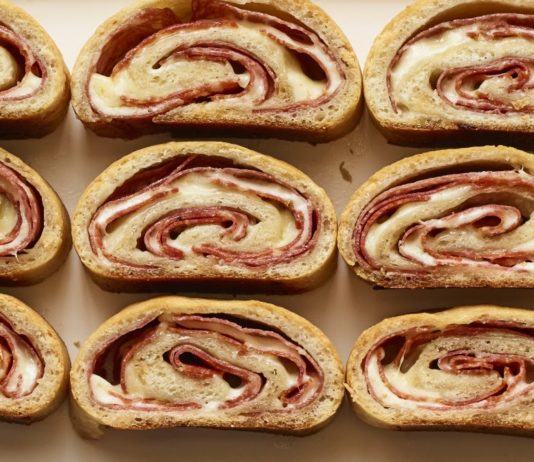 Cook Snacks and Appetizers in Italian Style at Home cold Italian appetizers