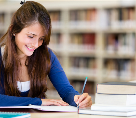 Reasons to study economics and expect a bright future