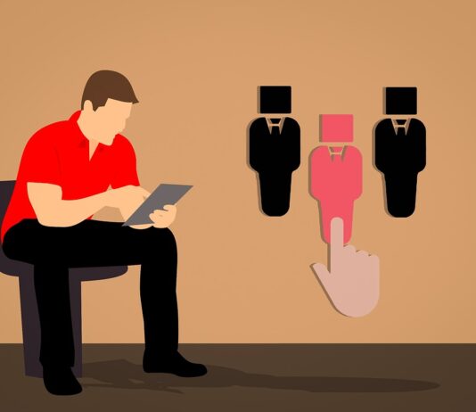 MULTIPLE BENEFITS OF OUTSOURCING HR SERVICES