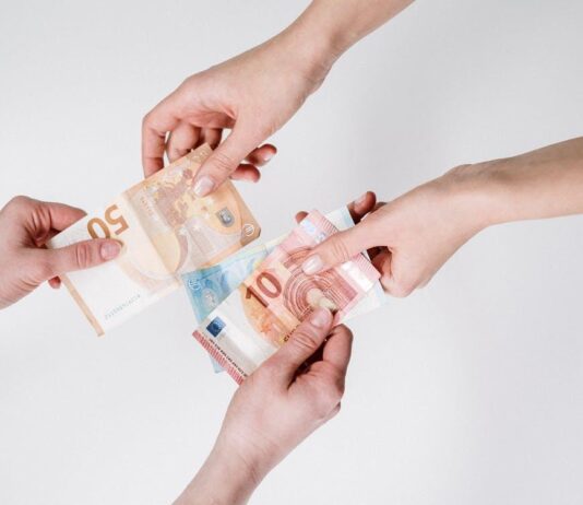 How to Handle Your Home Finances in The Right Manner?