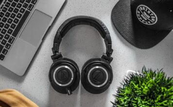 Top 5 Coolest Headphones for Best Sound Review Top 5 Coolest Headphones for Best Sound Review