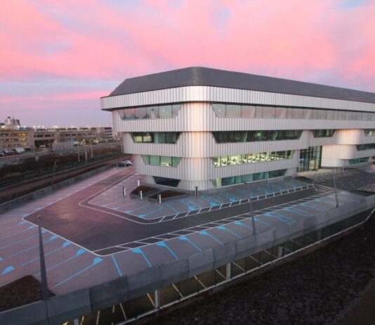 Why should you hiring a professional construction company famous architecture company